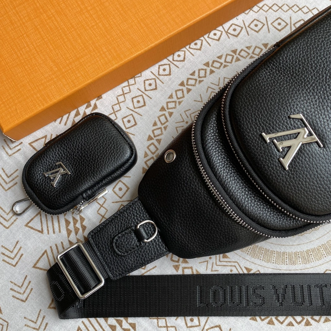 Louis Vuitton AAA Man Messenger Bags Sleek 3932