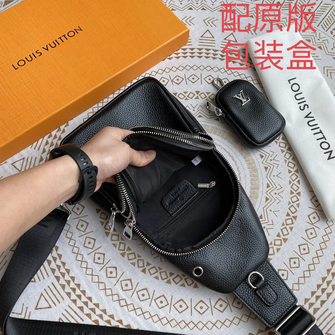 Louis Vuitton AAA Man Messenger Bags Sleek 3932