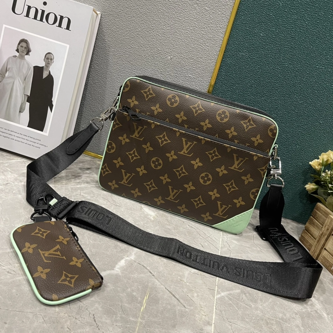 Louis Vuitton AAA Man Messenger Bags SmartChoice 2164
