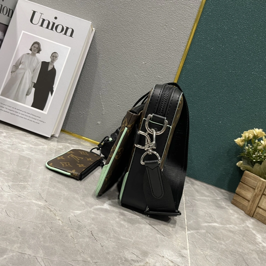 Louis Vuitton AAA Man Messenger Bags SmartChoice 2164