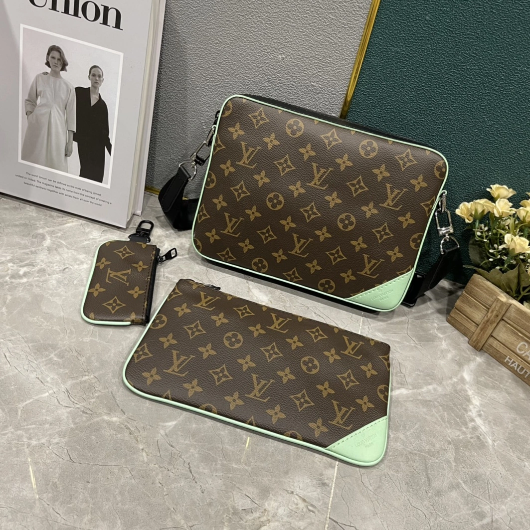 Louis Vuitton AAA Man Messenger Bags SmartChoice 2164