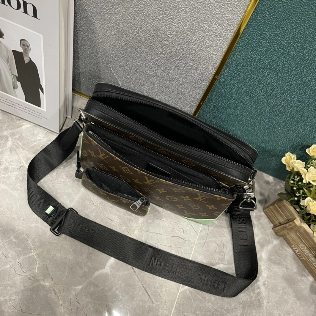 Louis Vuitton AAA Man Messenger Bags SmartChoice 2164