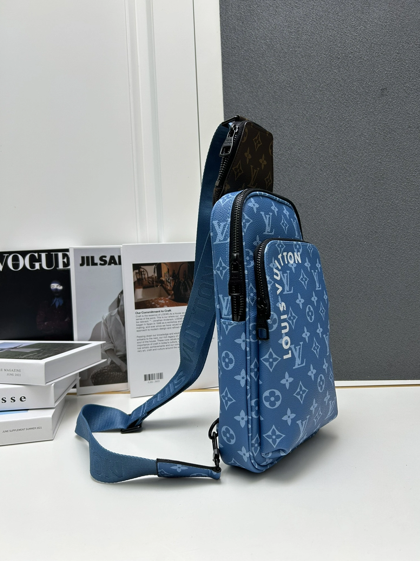 Louis Vuitton AAA Man Messenger Bags SmartChoice 4188