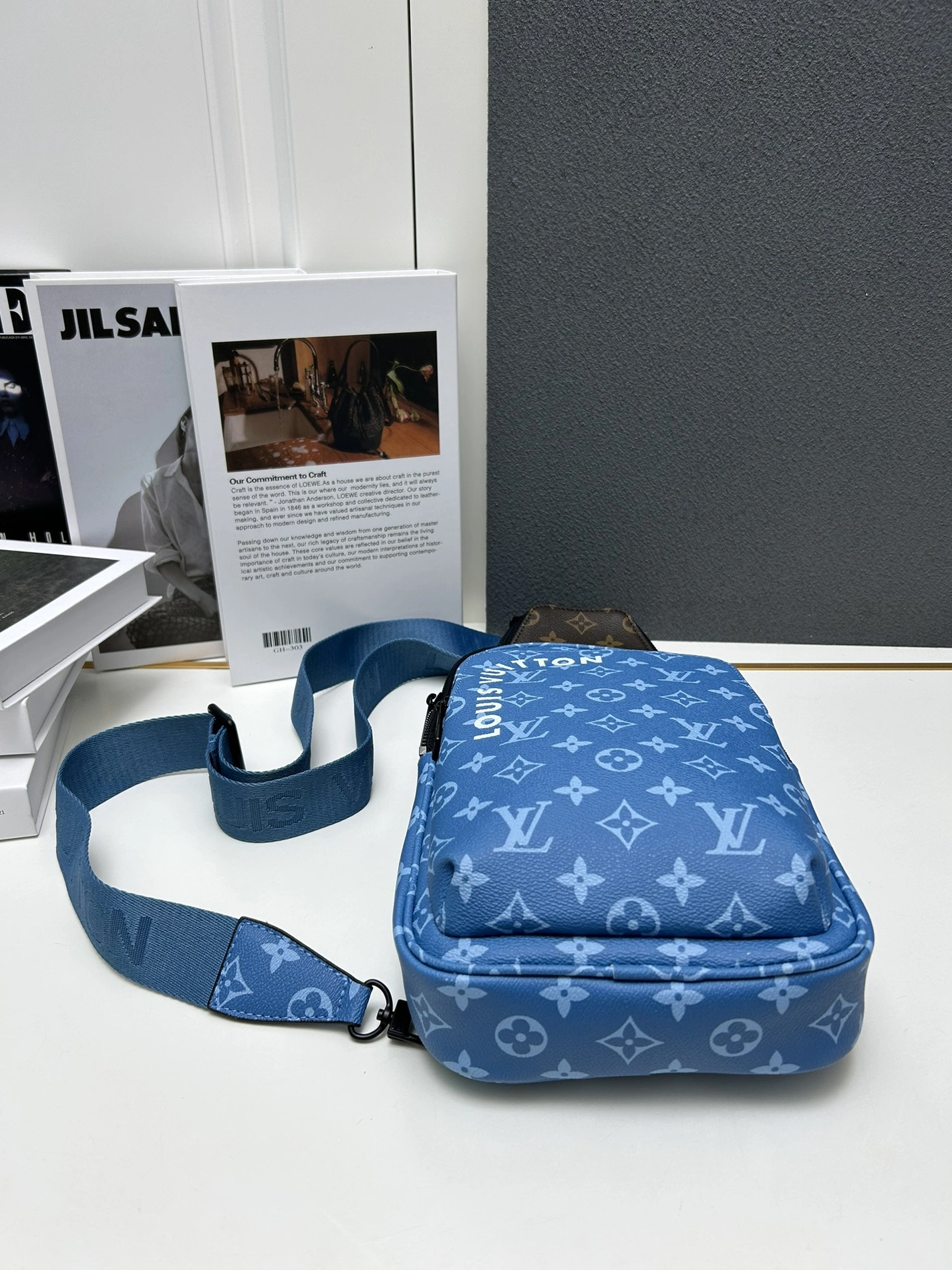 Louis Vuitton AAA Man Messenger Bags SmartChoice 4188