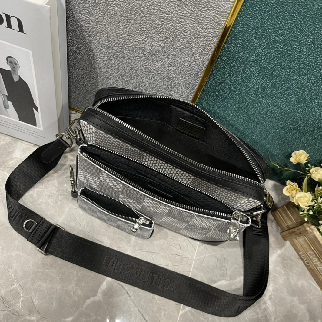 Louis Vuitton AAA Man Messenger Bags Sophisticated 3039