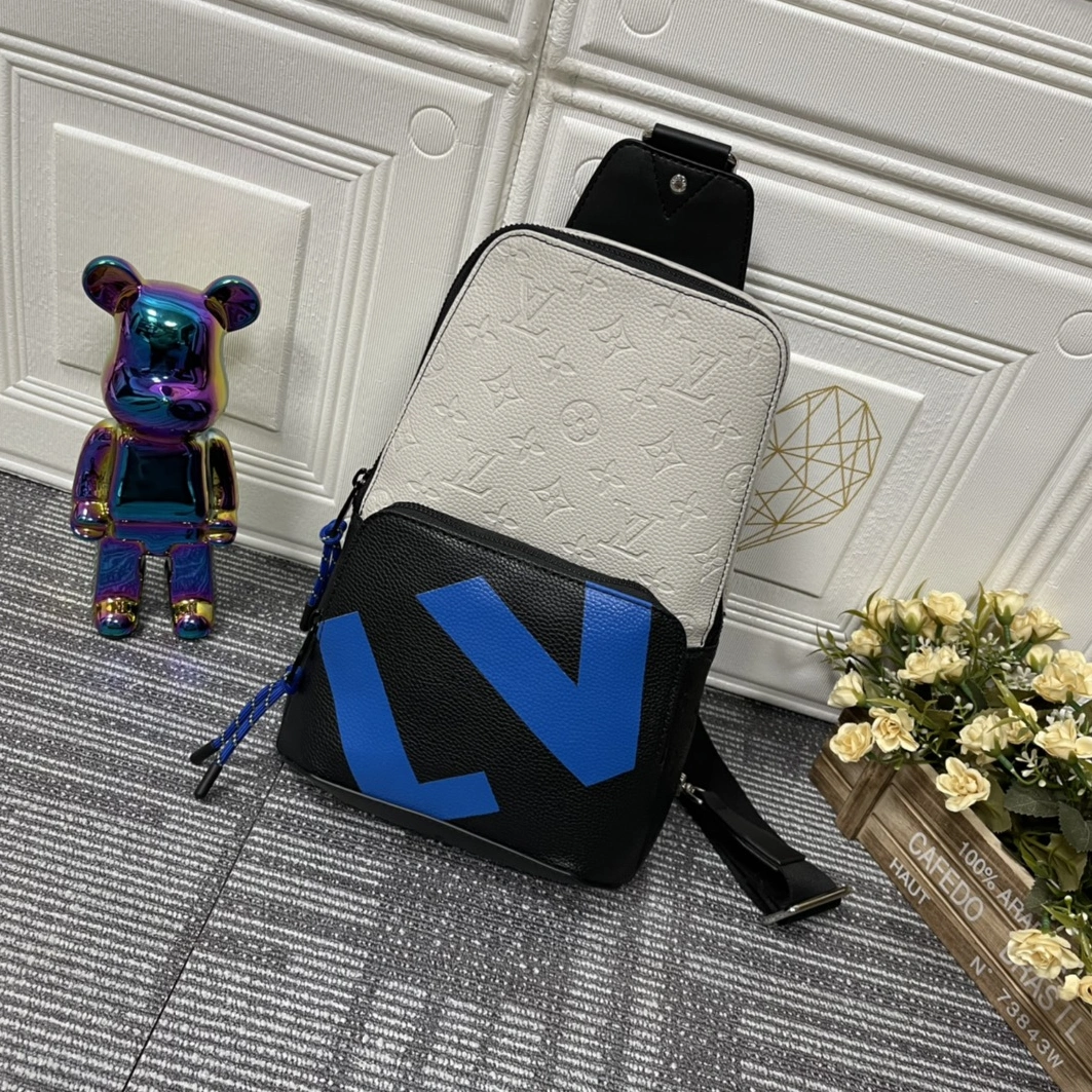 Louis Vuitton AAA Man Messenger Bags SportInspired 7550