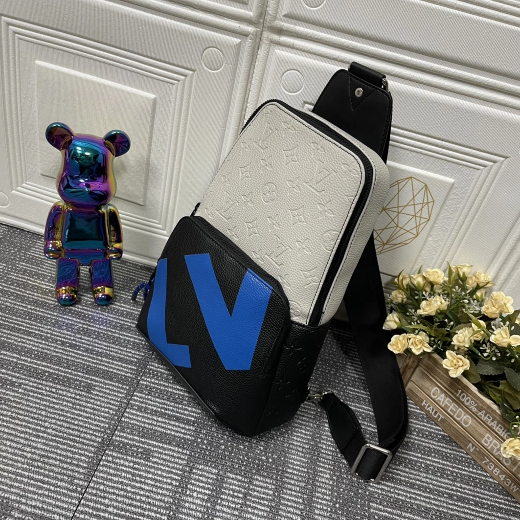 Louis Vuitton AAA Man Messenger Bags SportInspired 7550