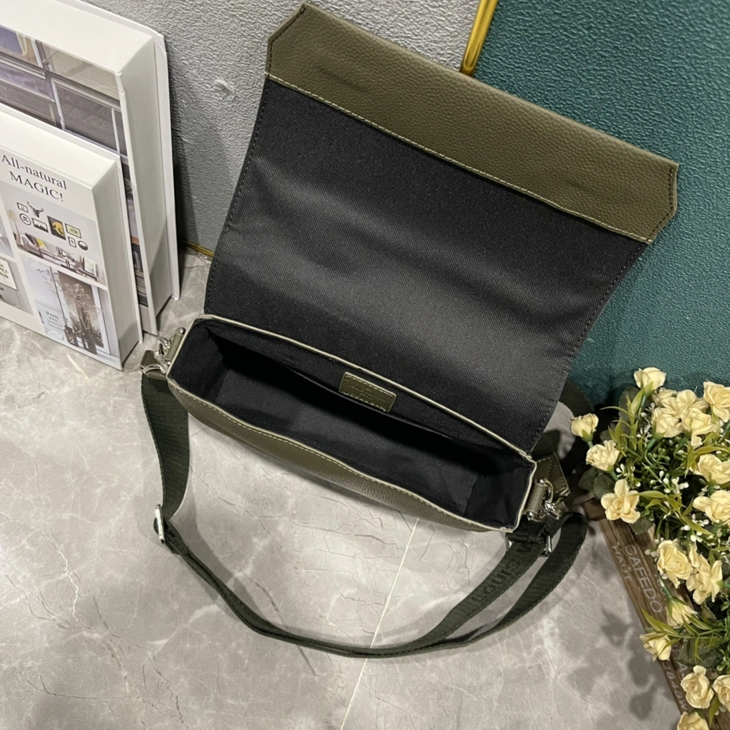 Louis Vuitton AAA Man Messenger Bags StreetReady 6510