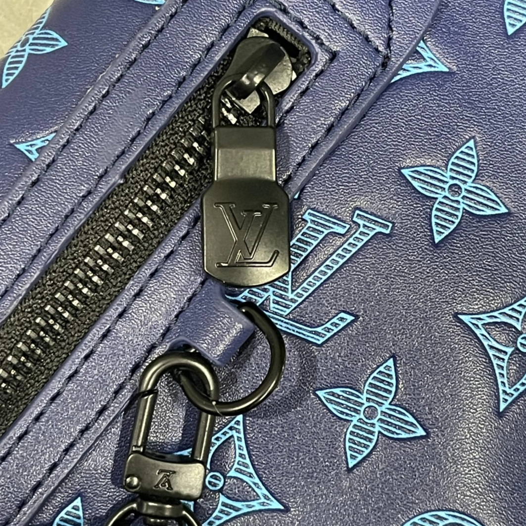 Louis Vuitton AAA Man Messenger Bags Stylish 6599