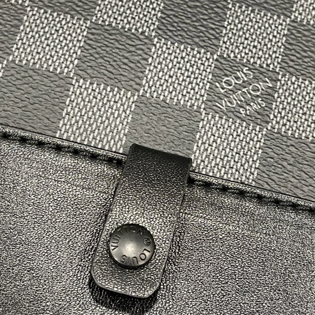 Louis Vuitton AAA Man Messenger Bags Timeless 5927