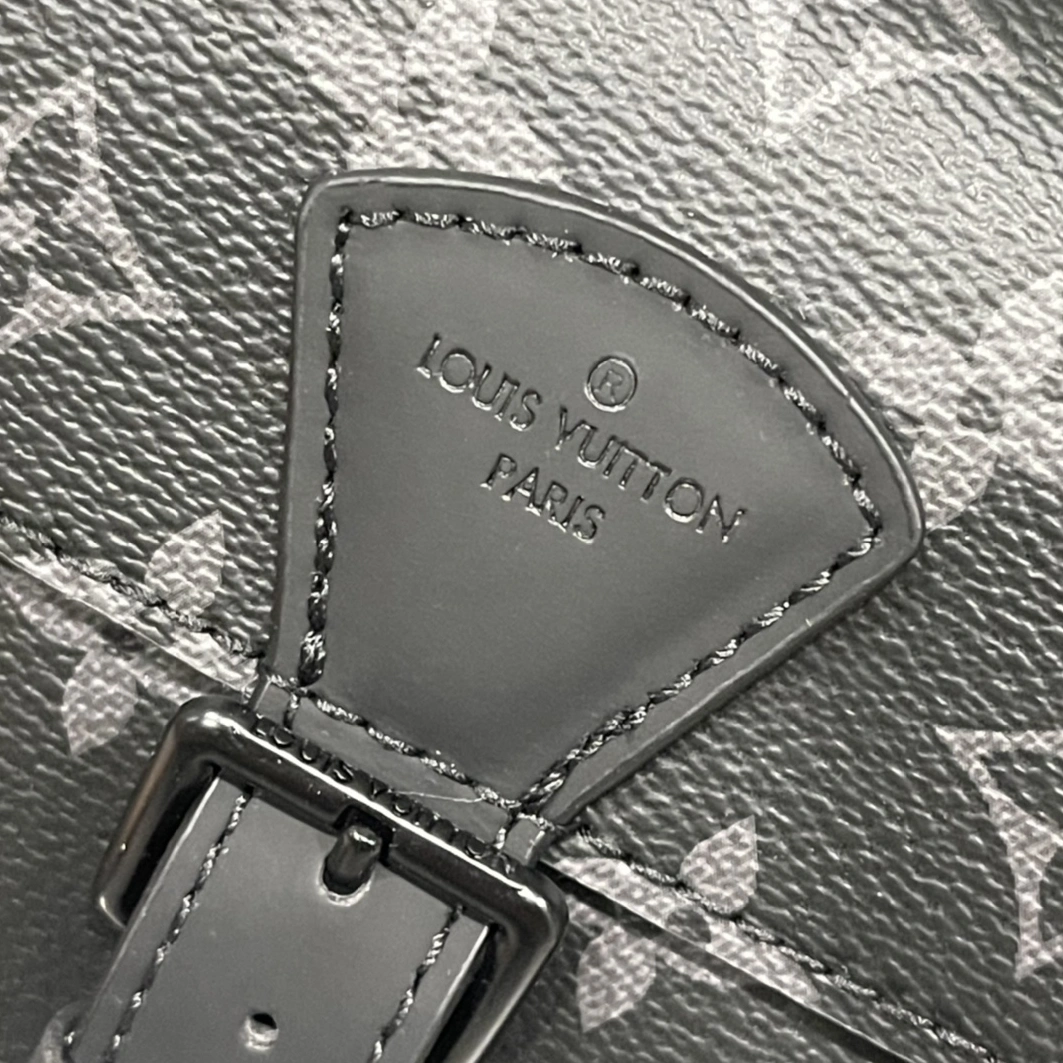 Louis Vuitton AAA Man Messenger Bags TopPick 9392