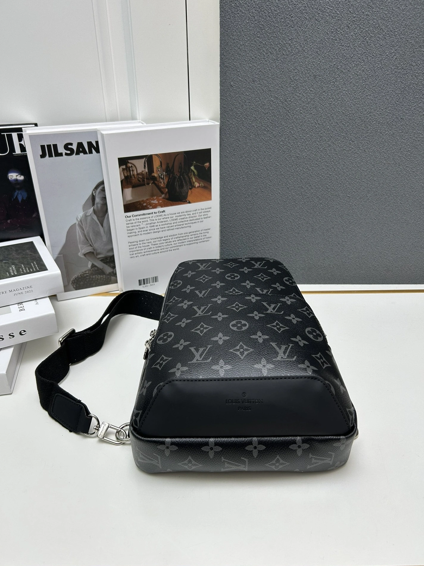 Louis Vuitton AAA Man Messenger Bags Unique 4194