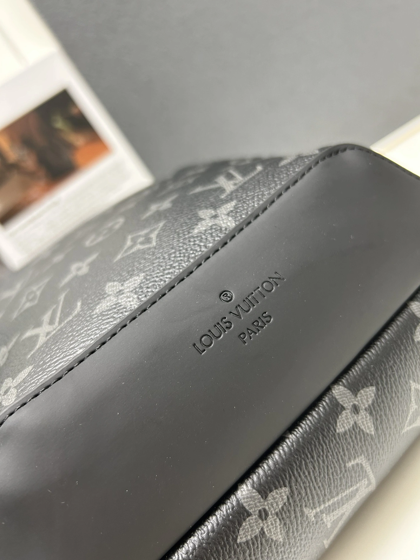 Louis Vuitton AAA Man Messenger Bags Unique 4194