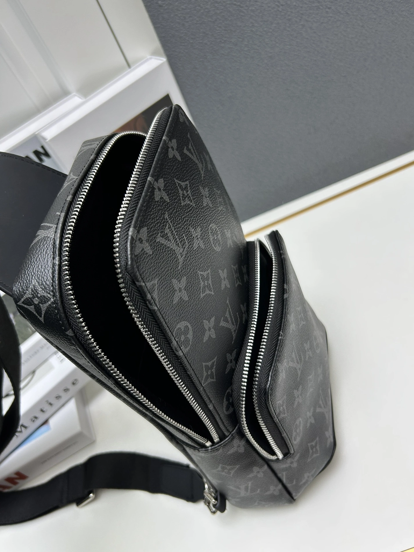 Louis Vuitton AAA Man Messenger Bags Unique 4194