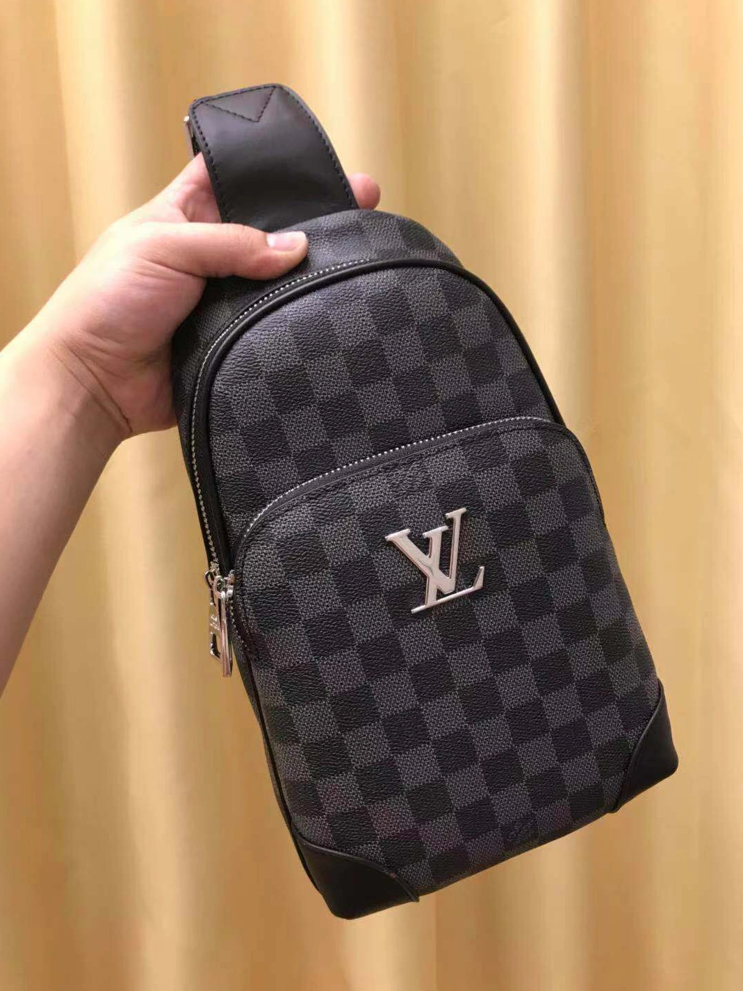 Louis Vuitton AAA Man Messenger Bags Unique 6218