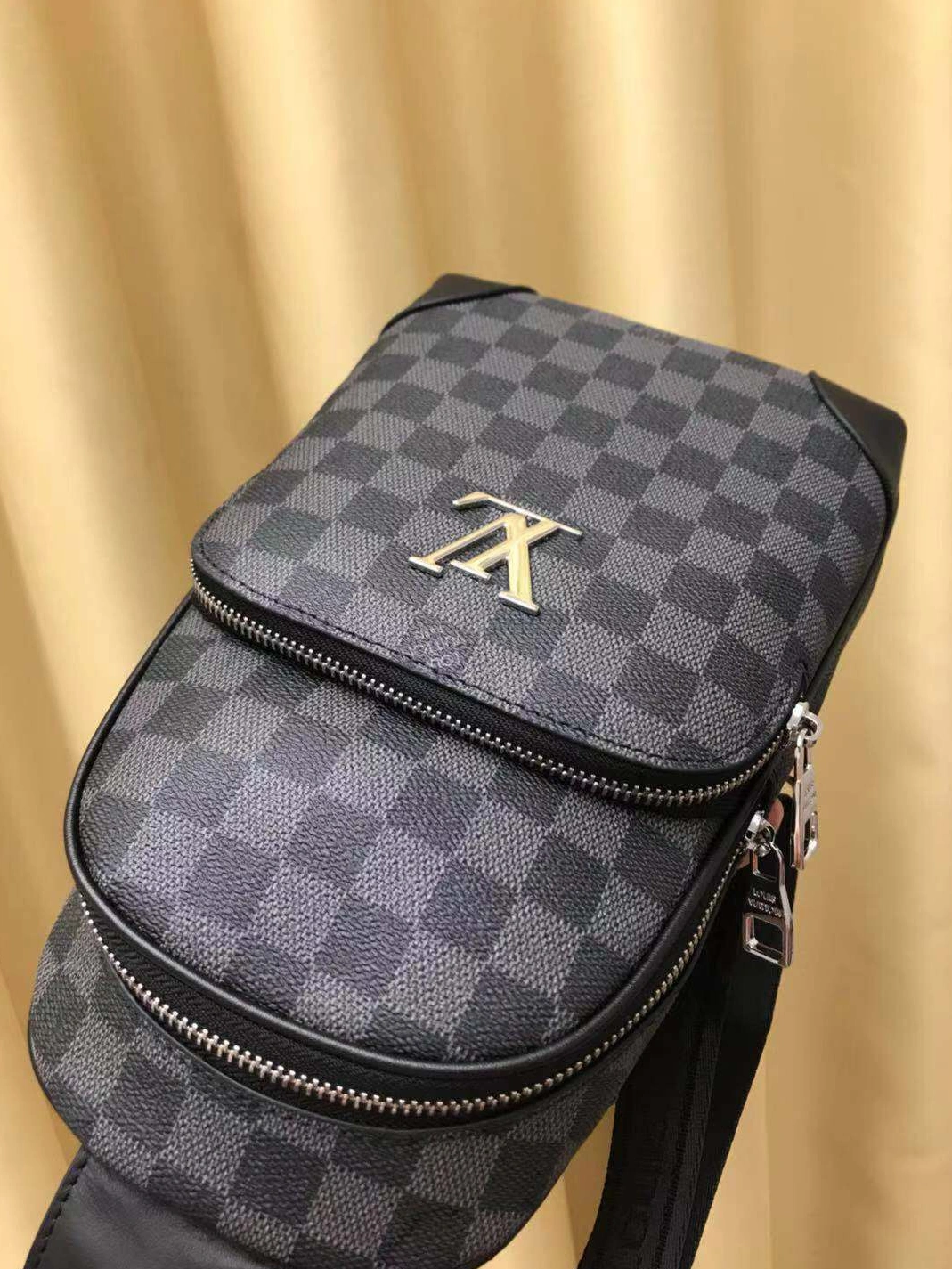 Louis Vuitton AAA Man Messenger Bags Unique 6218