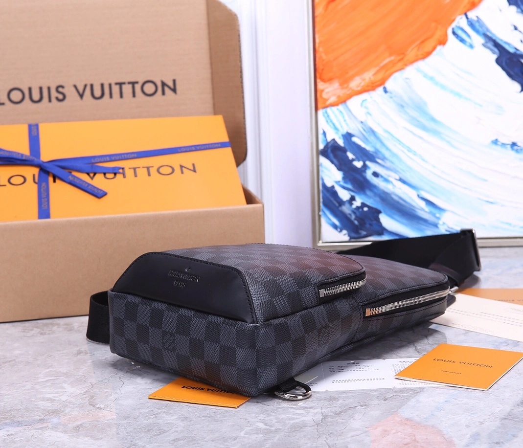 Louis Vuitton AAA Man Messenger Bags Unique 7496