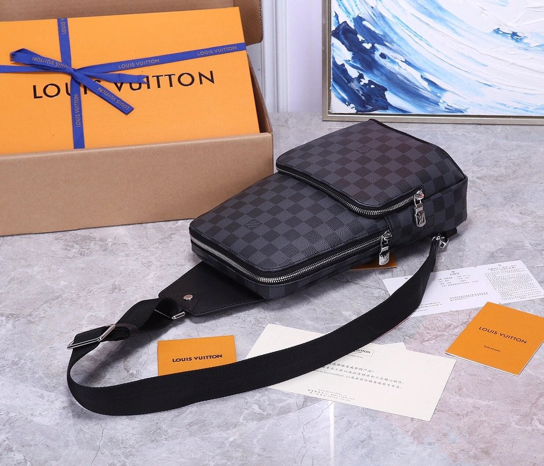 Louis Vuitton AAA Man Messenger Bags Unique 7496