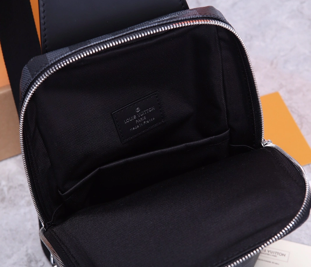 Louis Vuitton AAA Man Messenger Bags Unique 7496