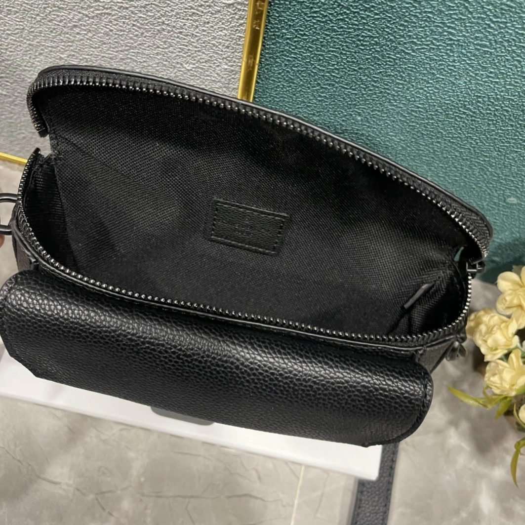 Louis Vuitton AAA Man Messenger Bags UrbanStyle 6510