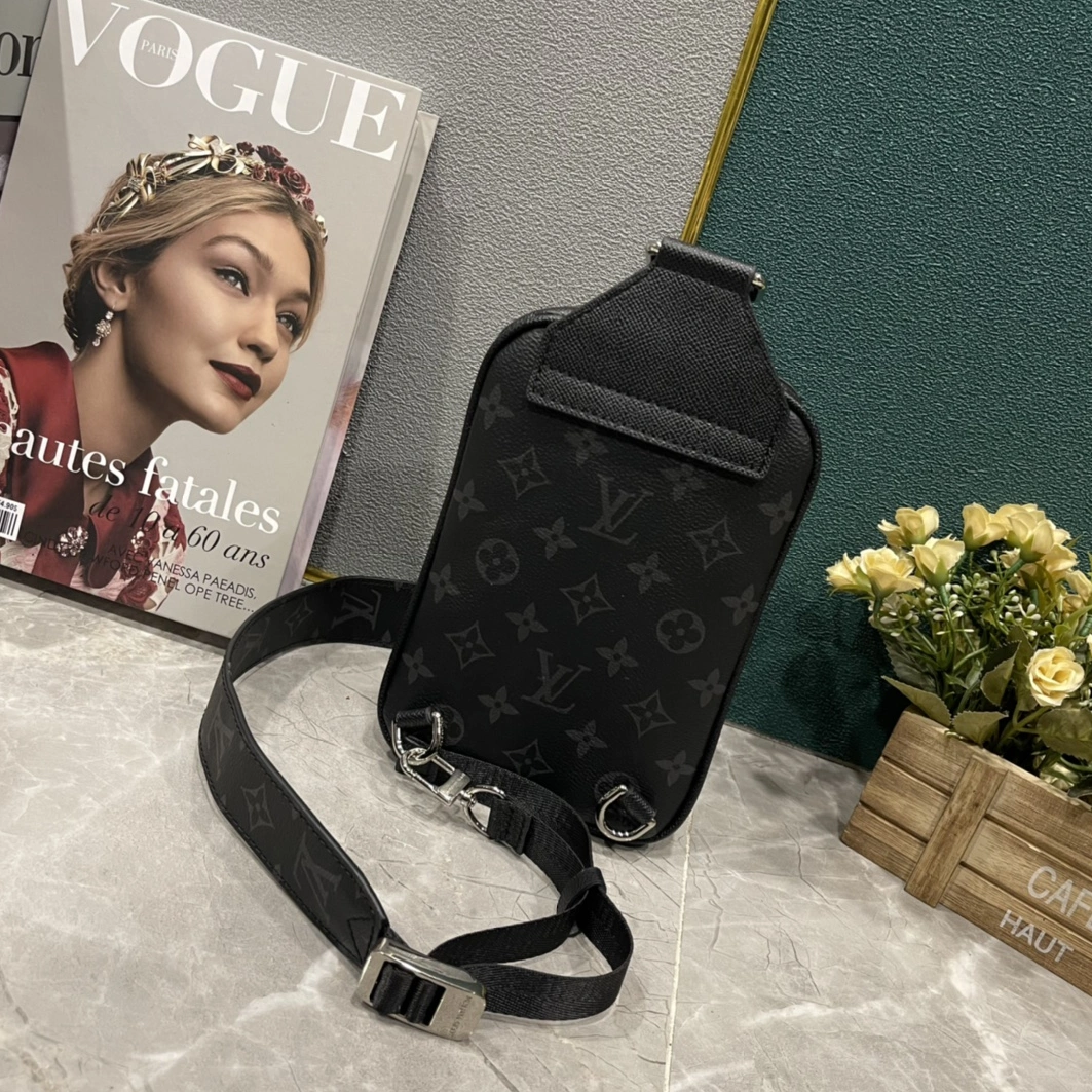 Louis Vuitton AAA Man Messenger Bags UrbanStyle 7724