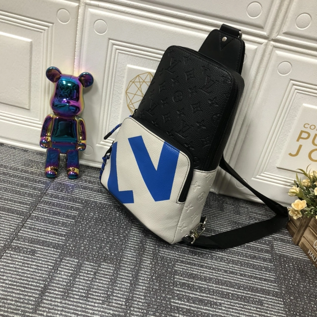 Louis Vuitton AAA Man Messenger Bags WellDesigned 5894