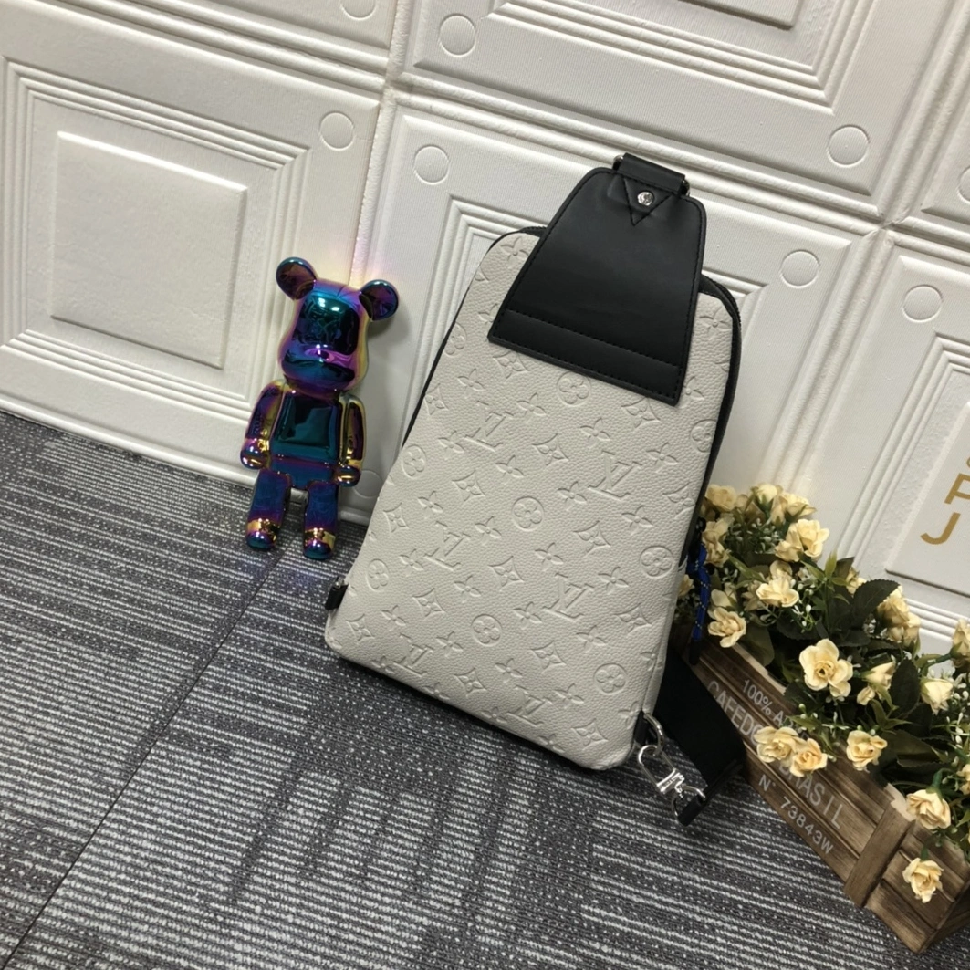 Louis Vuitton AAA Man Messenger Bags WellDesigned 5894