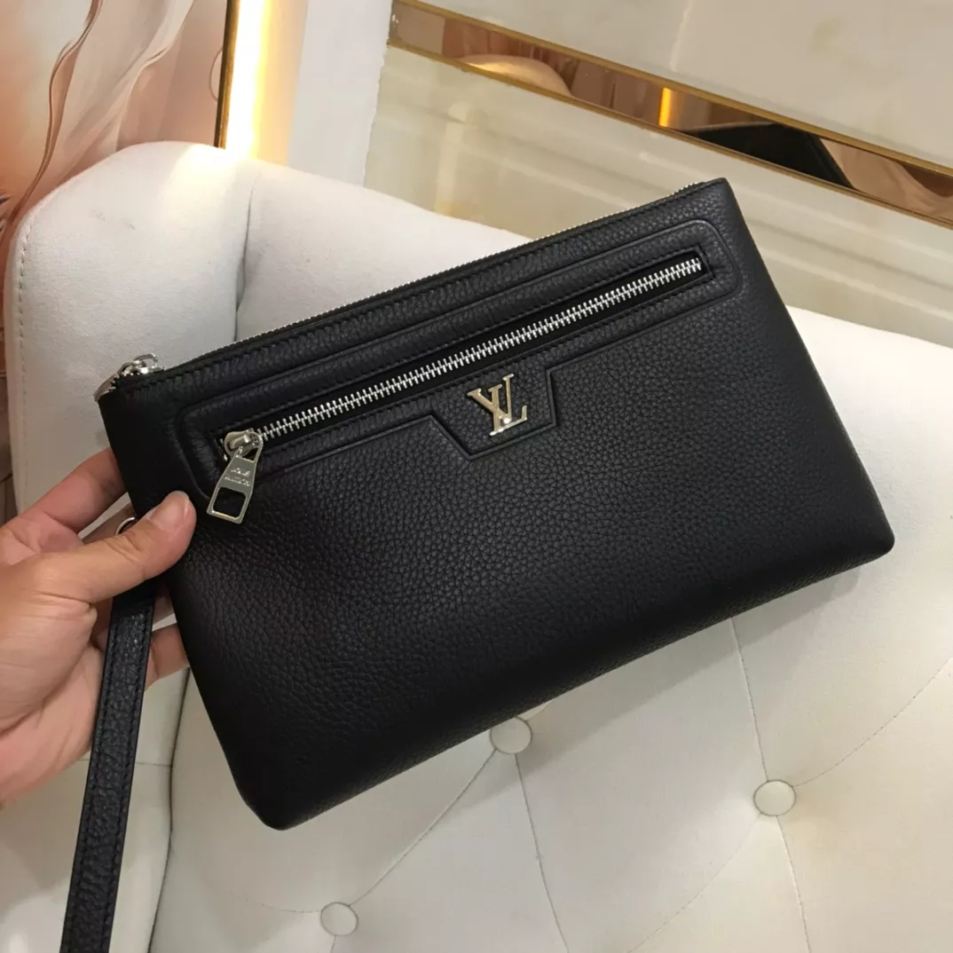 Louis Vuitton AAA Man Wallets Affordable 4364