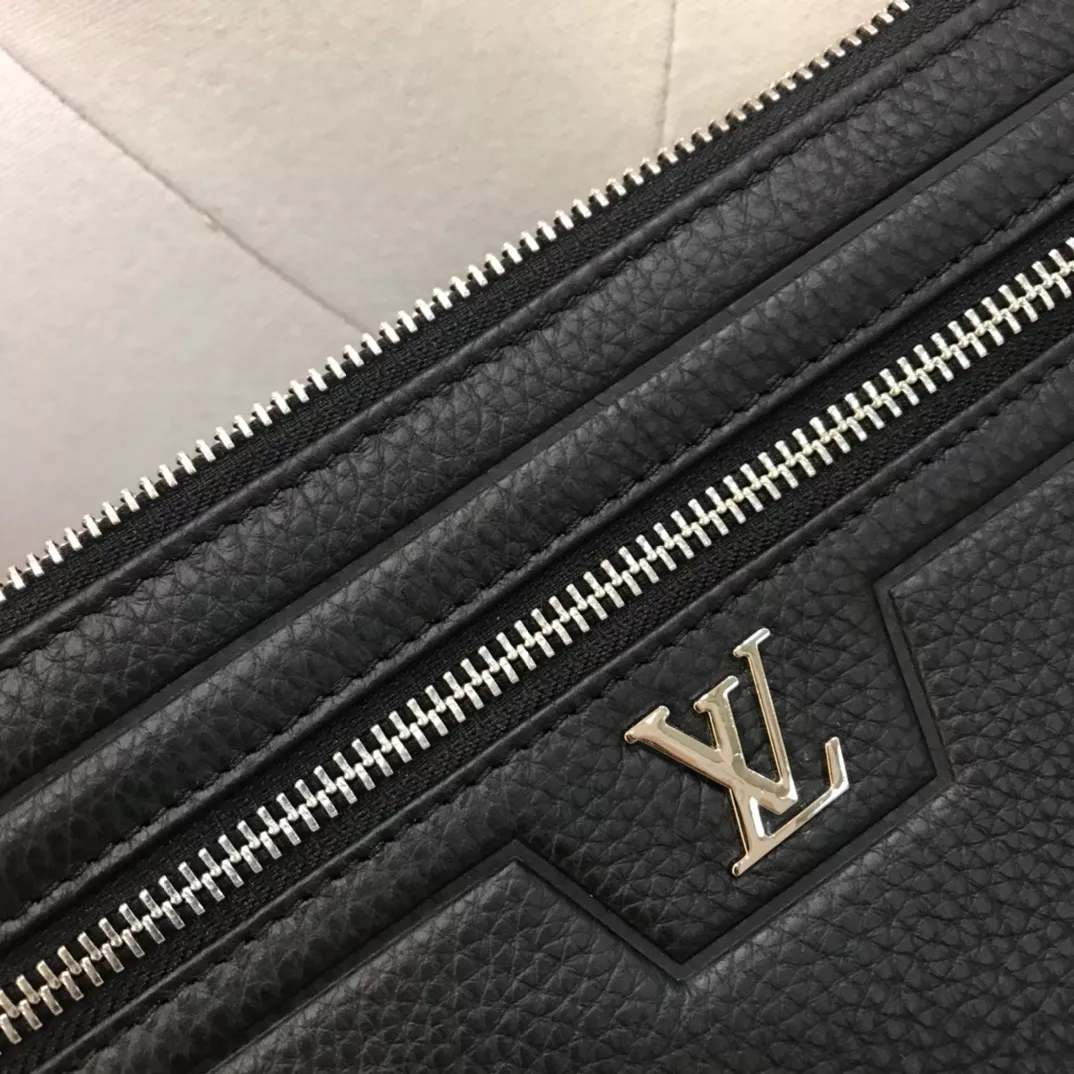 Louis Vuitton AAA Man Wallets Affordable 4364