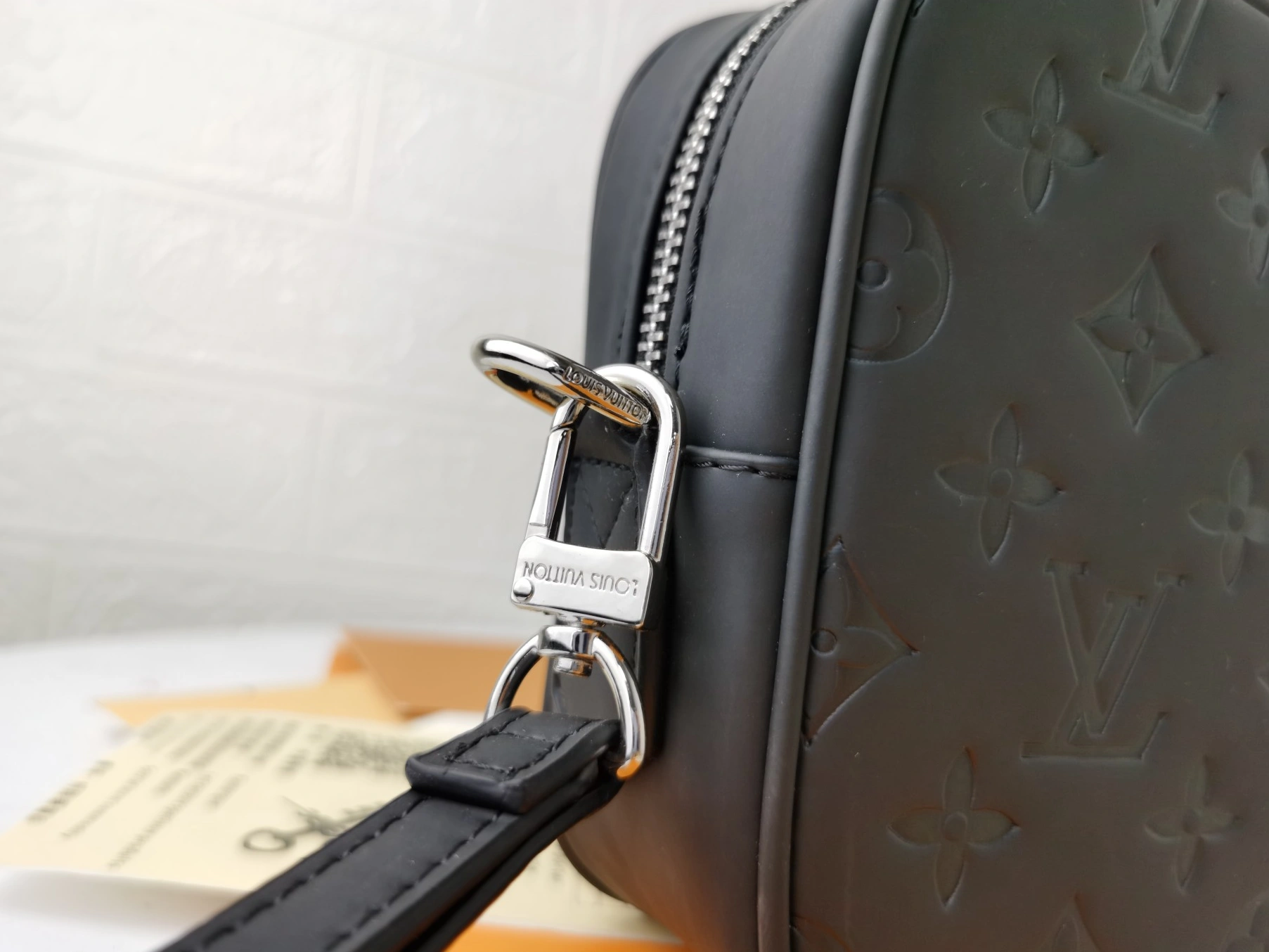Louis Vuitton AAA Man Wallets AllSeason 5258
