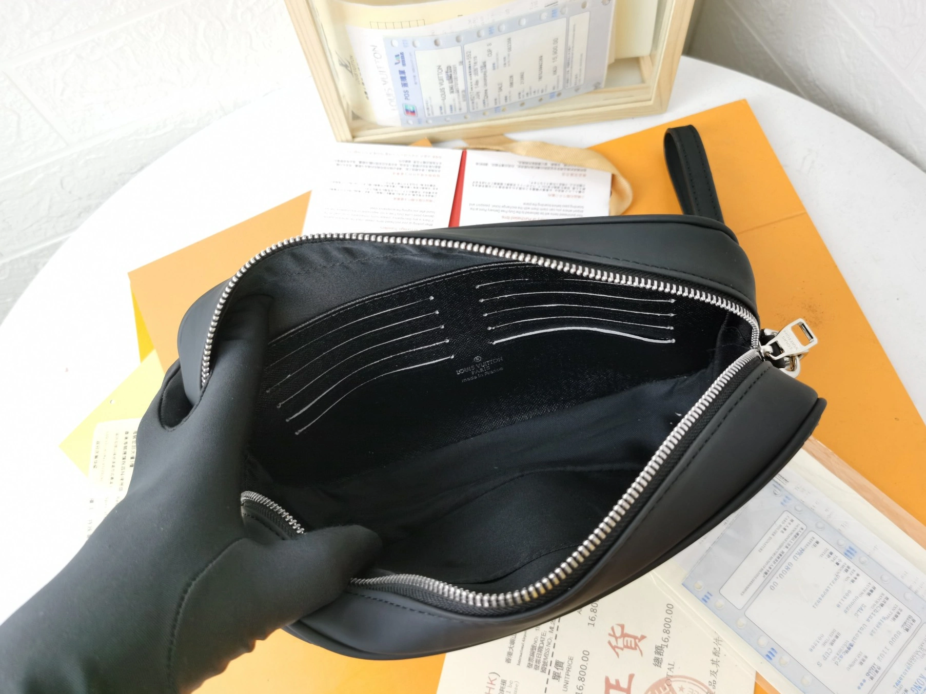 Louis Vuitton AAA Man Wallets AllSeason 5258