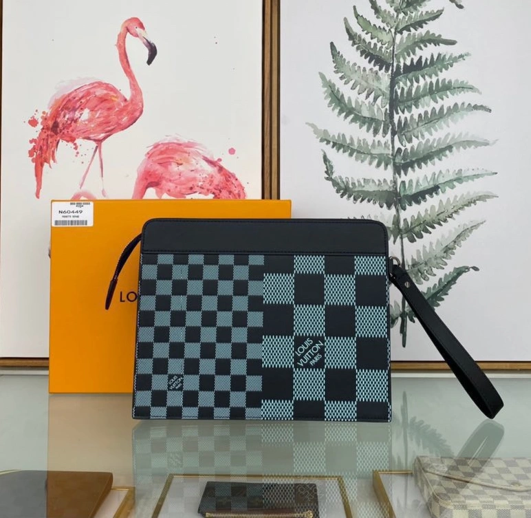 Louis Vuitton AAA Man Wallets Bold 6406