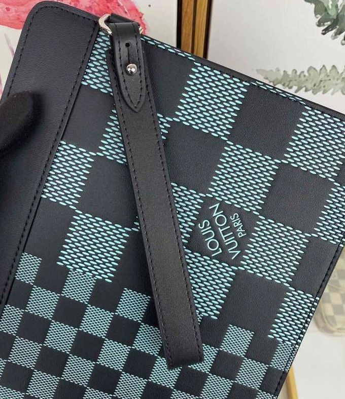 Louis Vuitton AAA Man Wallets Bold 6406