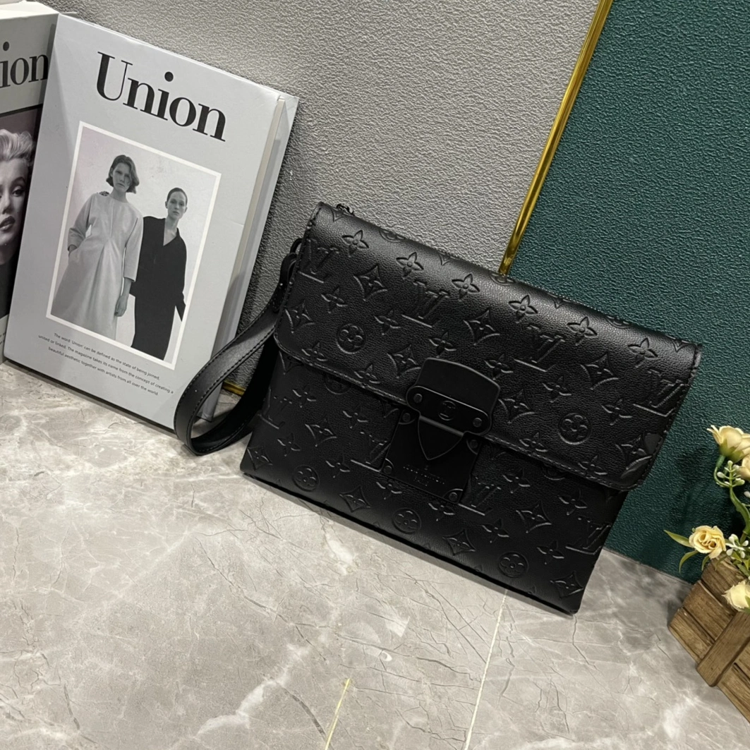 Louis Vuitton AAA Man Wallets Breathable 614