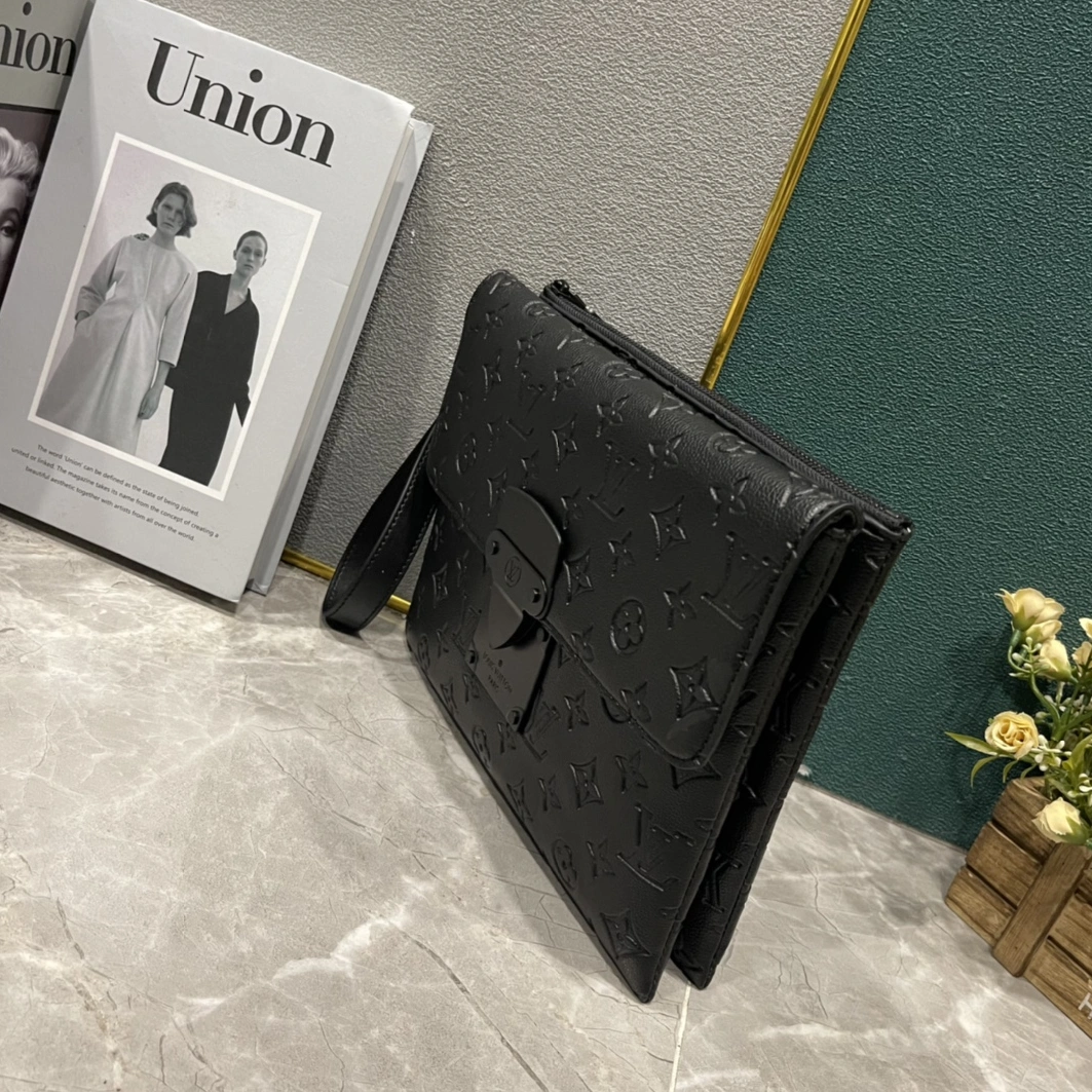 Louis Vuitton AAA Man Wallets Breathable 614