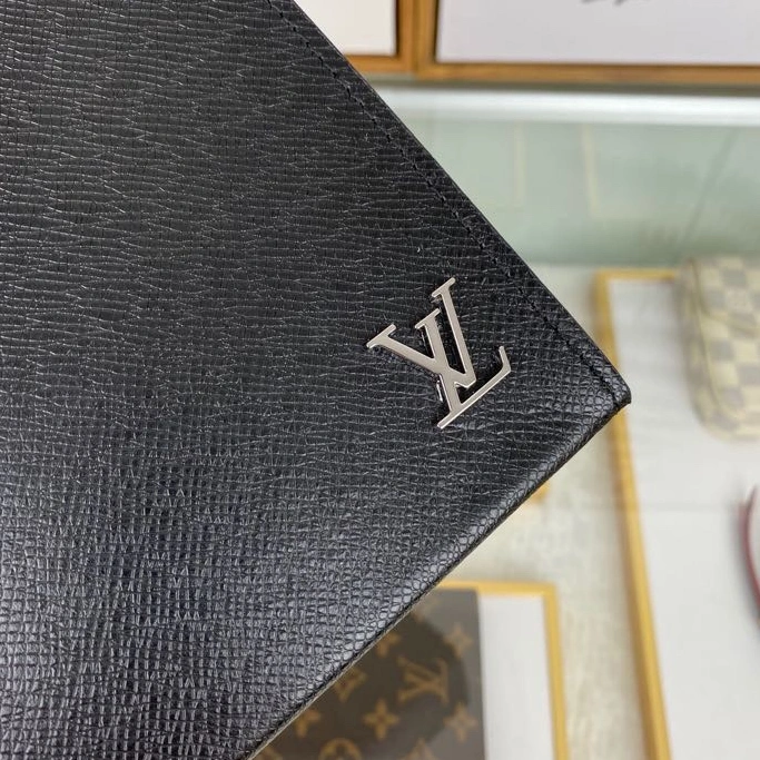 Louis Vuitton AAA Man Wallets Bright 265