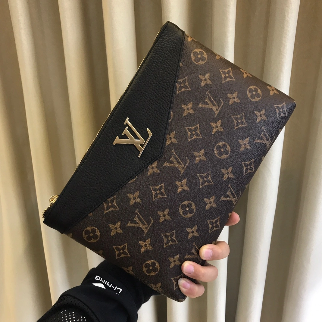 Louis Vuitton AAA Man Wallets Classic 9083