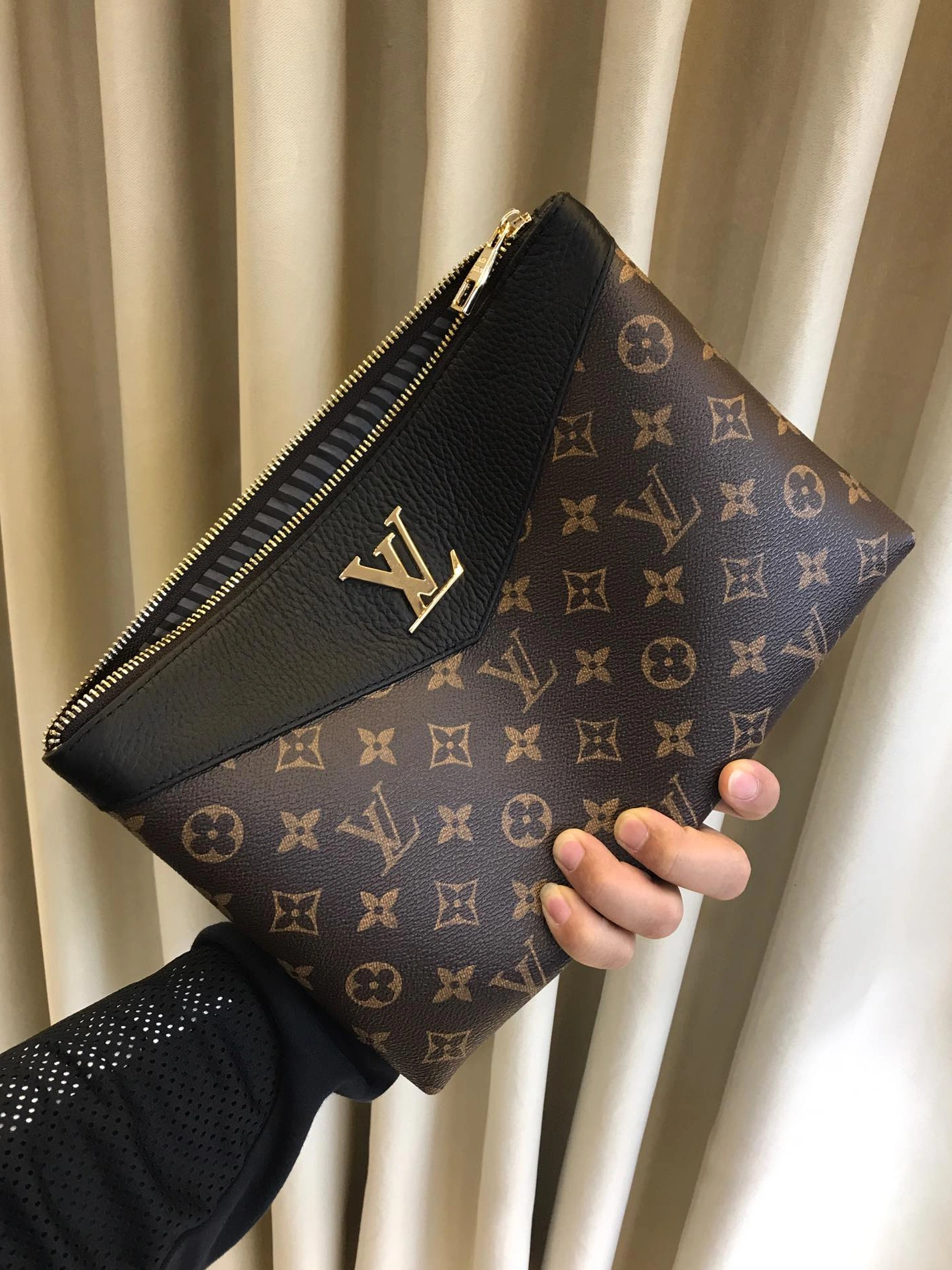 Louis Vuitton AAA Man Wallets Classic 9083