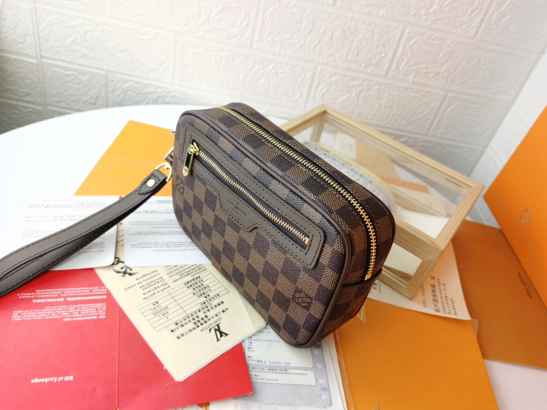 Louis Vuitton AAA Man Wallets Comfortable 2599