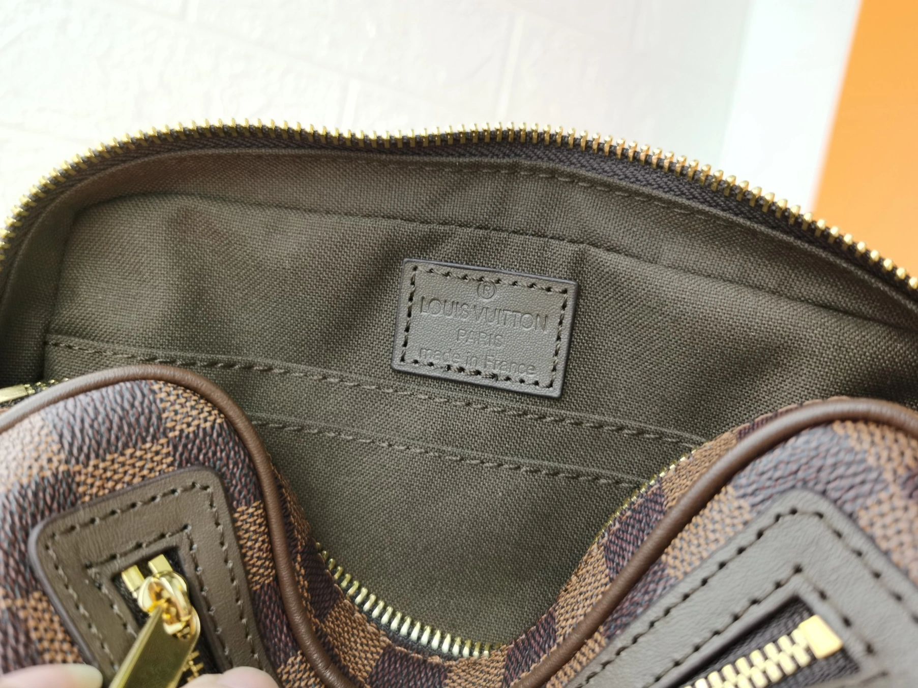 Louis Vuitton AAA Man Wallets Comfortable 2599