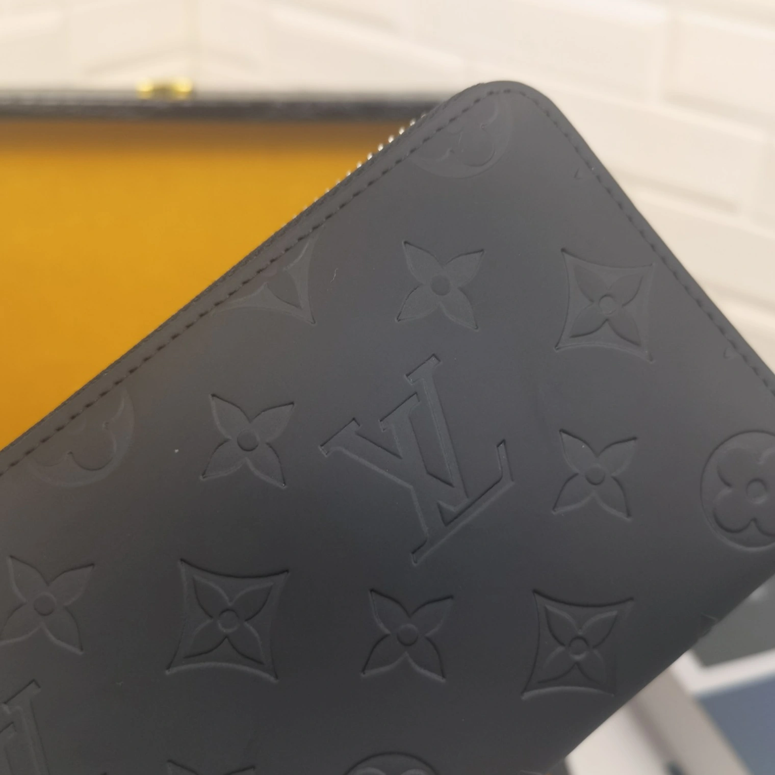 Louis Vuitton AAA Man Wallets Comfortable 8171