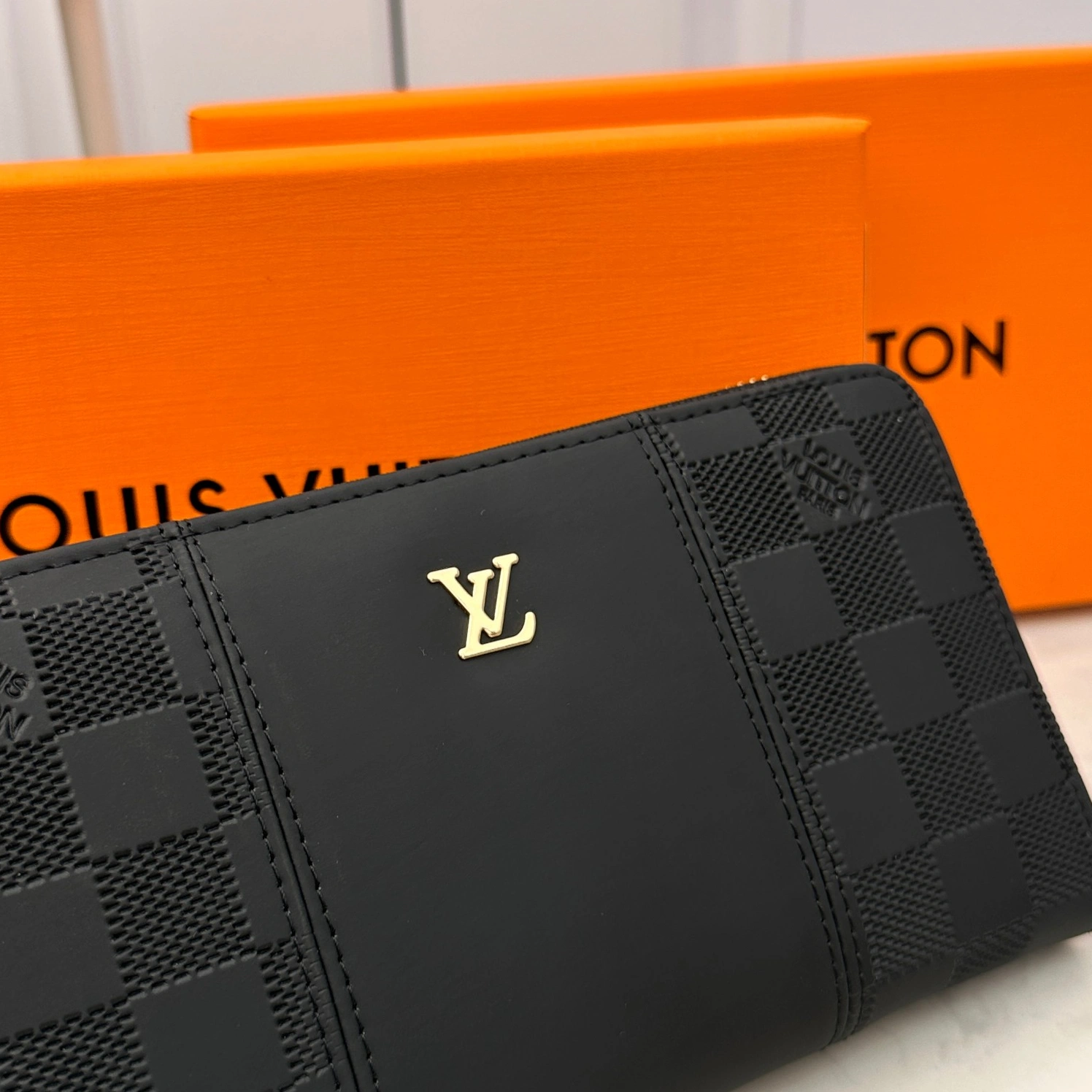 Louis Vuitton AAA Man Wallets Compact 443