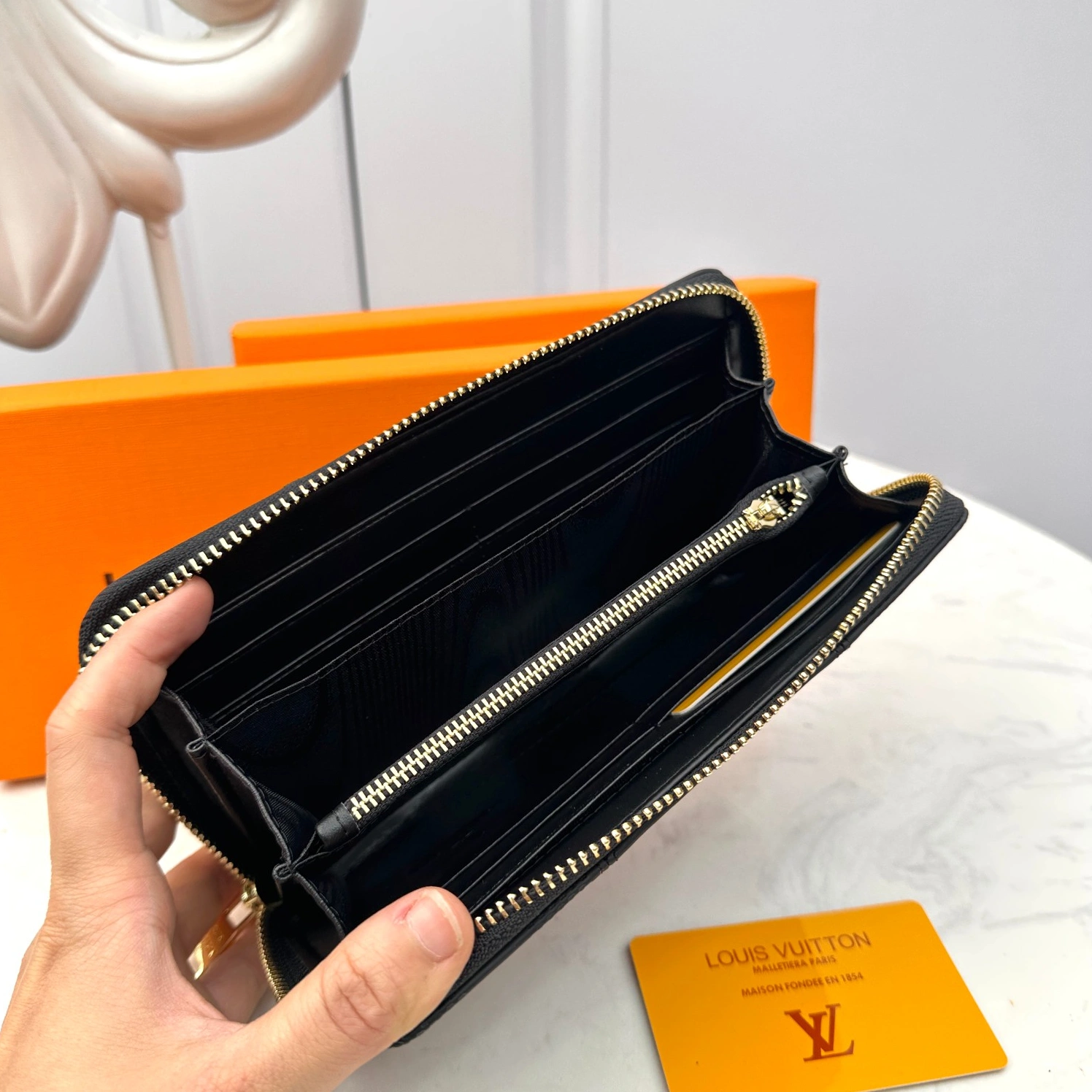 Louis Vuitton AAA Man Wallets Compact 443