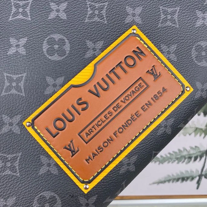 Louis Vuitton AAA Man Wallets DailyWear 4902