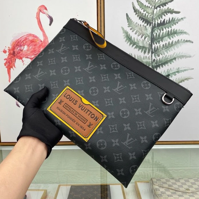 Louis Vuitton AAA Man Wallets DailyWear 4902