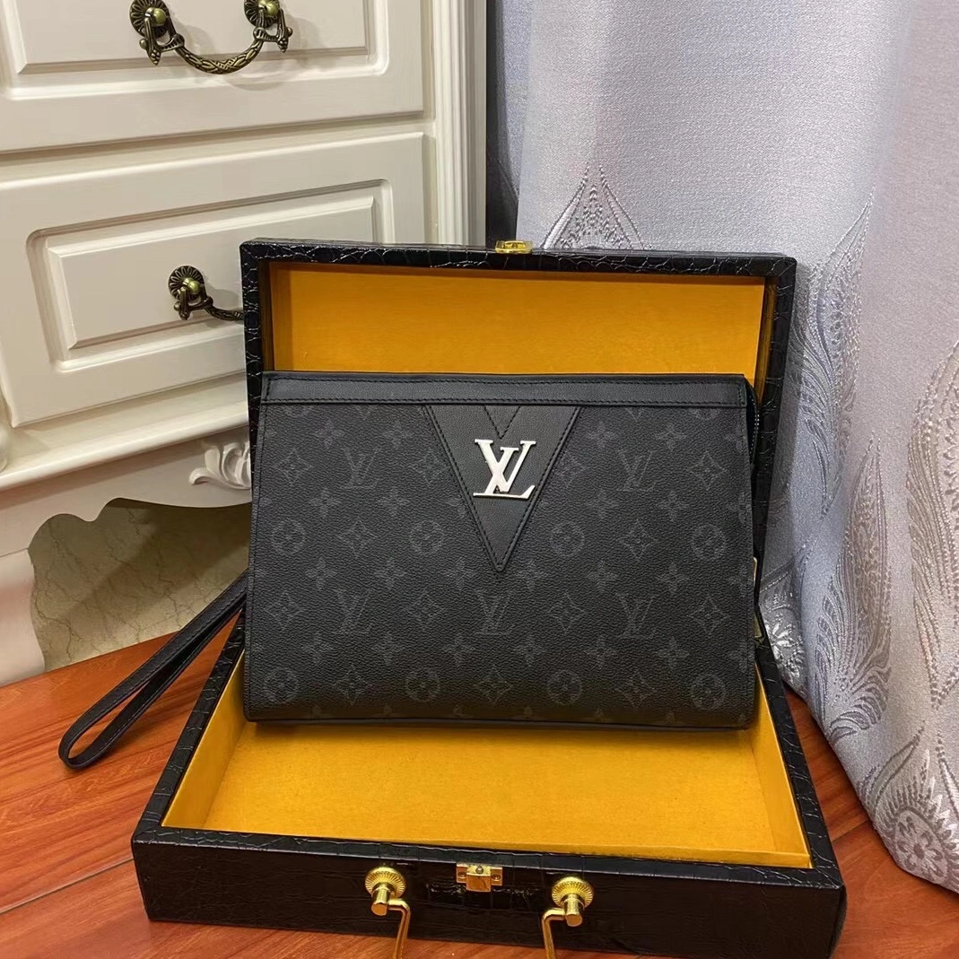 Louis Vuitton AAA Man Wallets DailyWear 9807