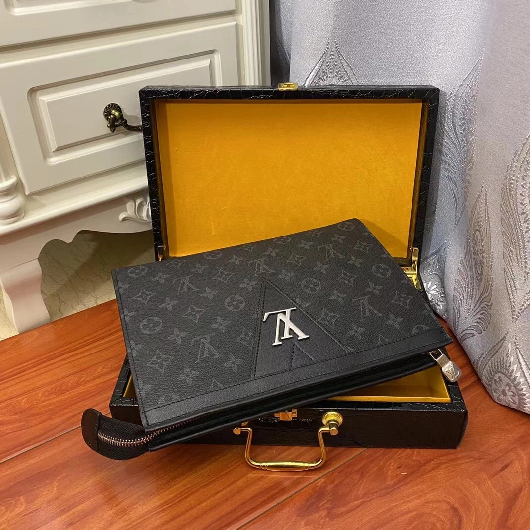 Louis Vuitton AAA Man Wallets DailyWear 9807