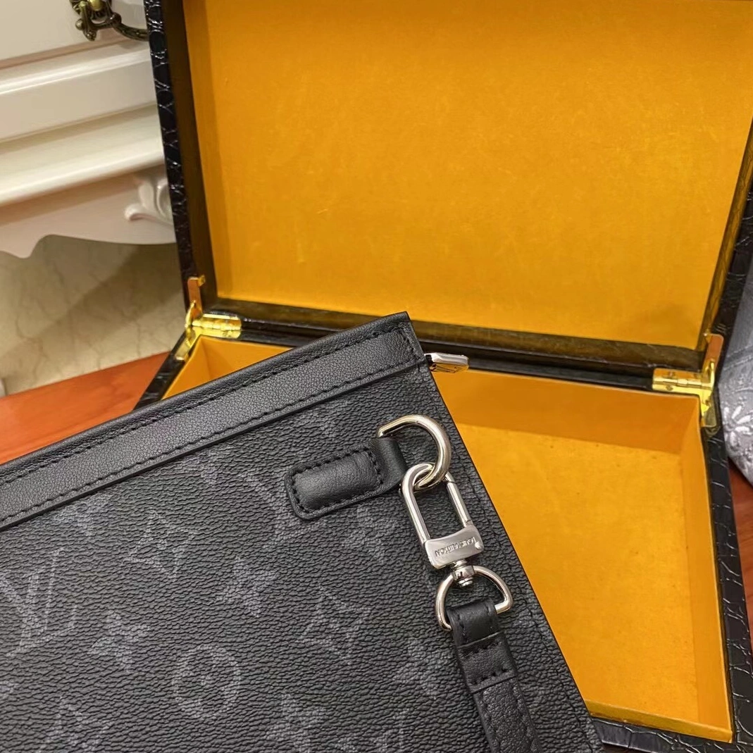 Louis Vuitton AAA Man Wallets DailyWear 9807