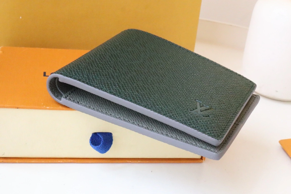 Louis Vuitton AAA Man Wallets Durable 9276