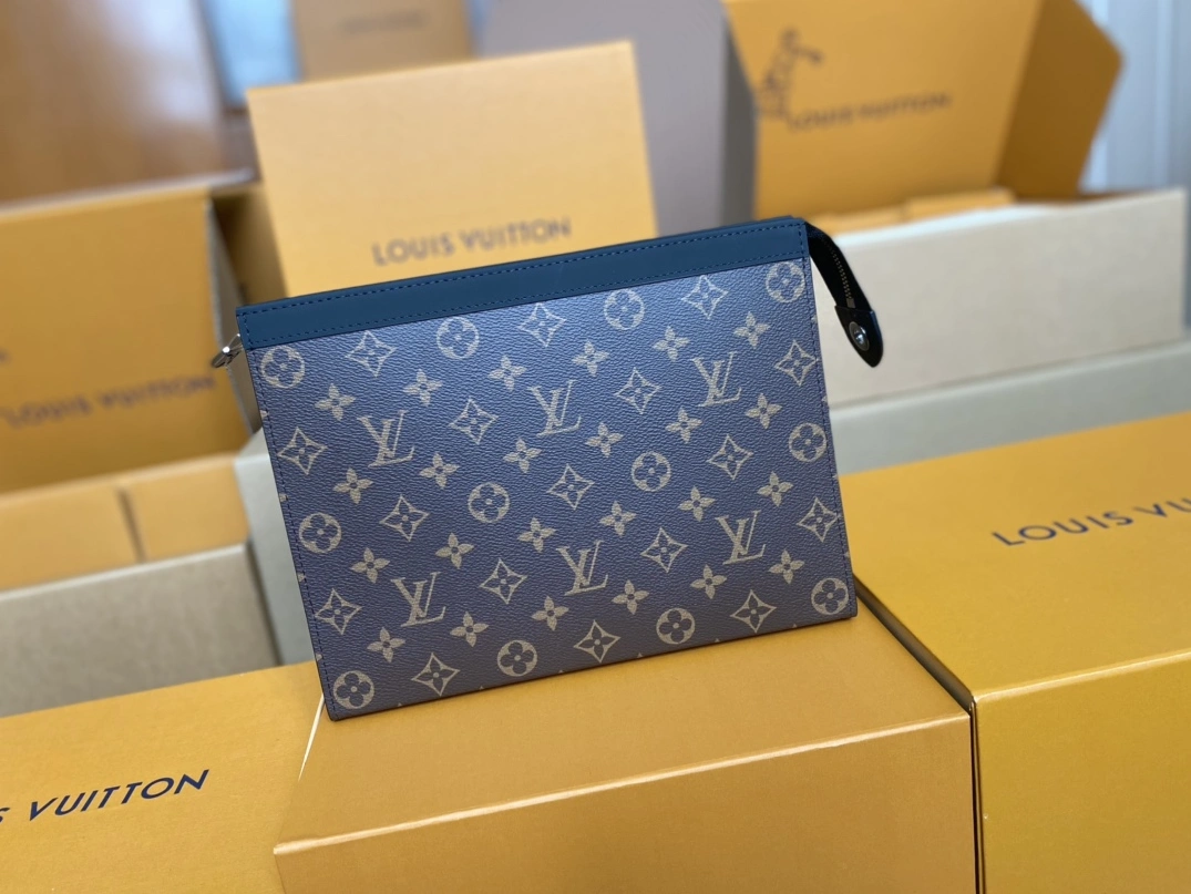 Louis Vuitton AAA Man Wallets EasyMatch 3793